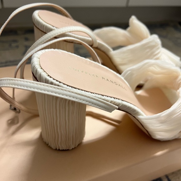Loeffler Randall Pearl White Camellia Bow Sandals Heels size 10 - Picture 5 of 7